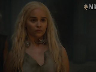 Attractive blondie Emilia Clarke never minds flashing her sexy nude body